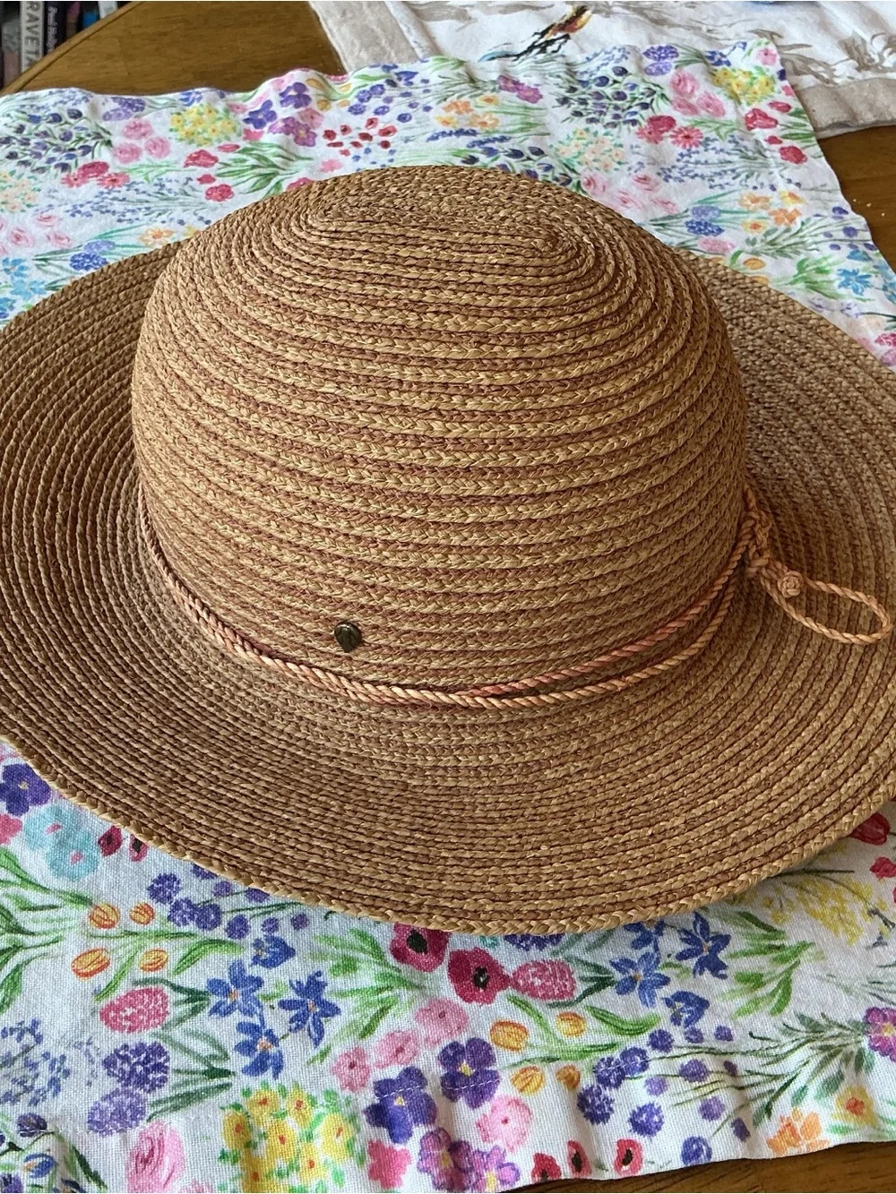 Helen Kaminski Brown Tan Rose 100% Raffia Cloche Bucket Sun Hat